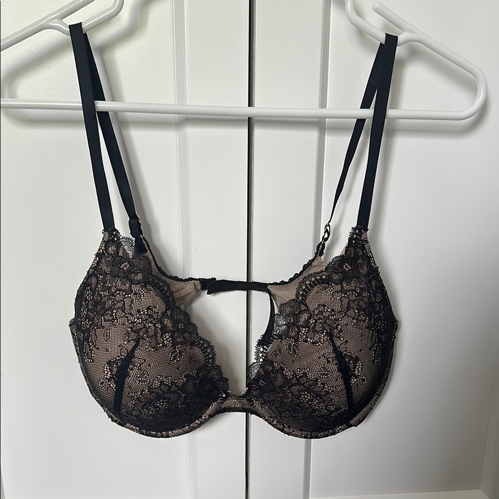 Natori Black Lace Underwire Bra with Adjustable Straps
